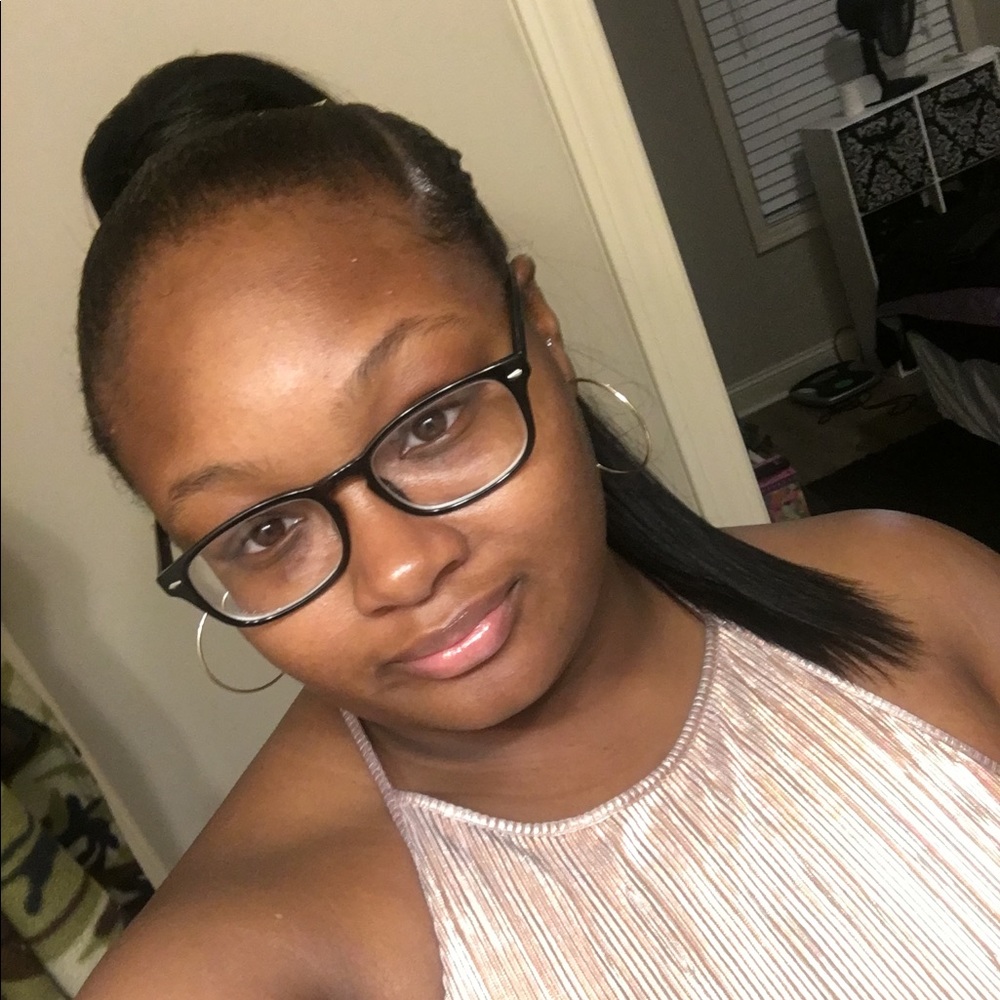 Meet your Posher, Brianna